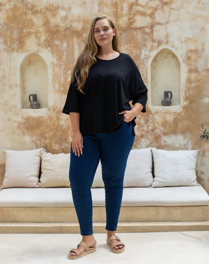 Classic Cotton Oversized Tee - Black - Image 5