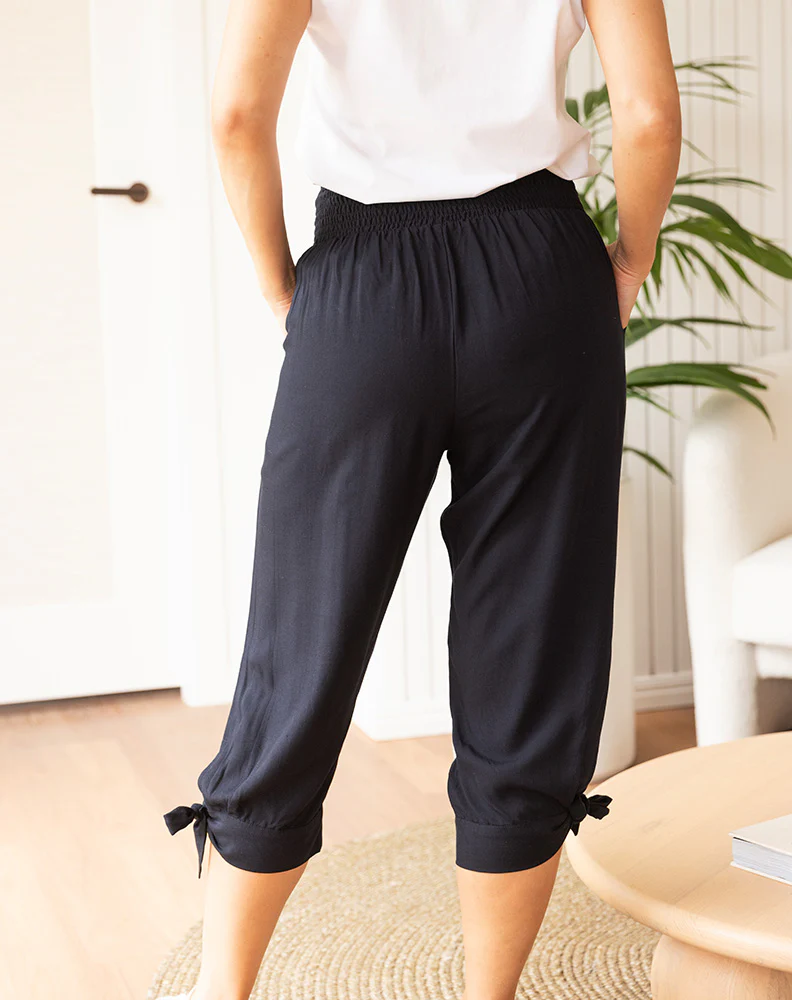 Peace Out Pants -Black - Image 10