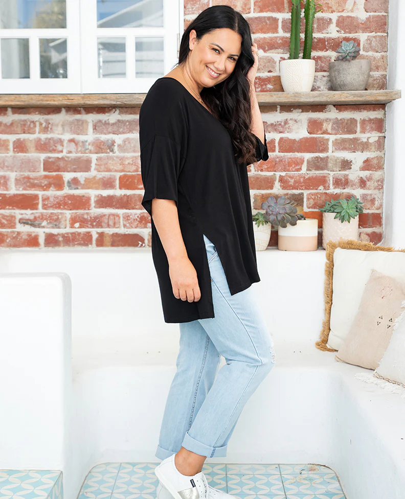 Knot Tee -Black - Image 11