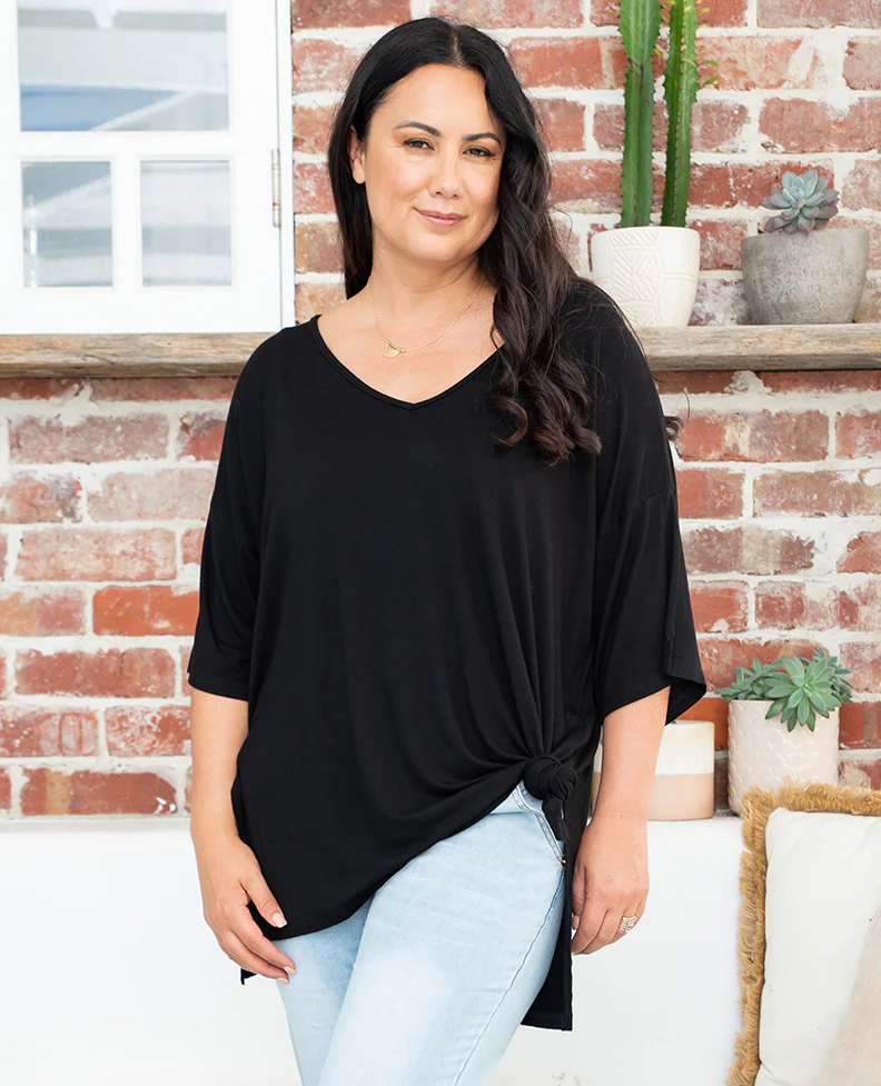 Knot Tee -Black - Image 9